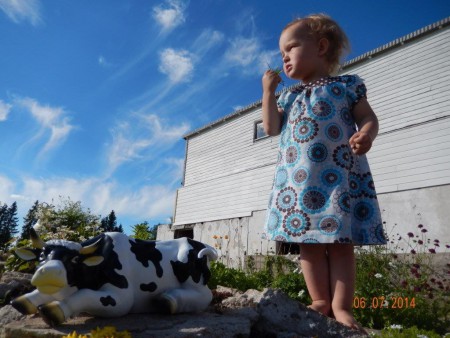 Jania-tyttö ja ruohosipuli maistuu :)